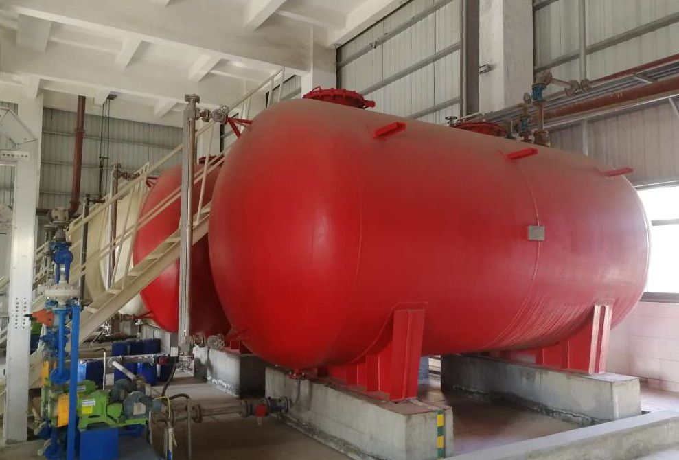 Sulfuric acid storage tank