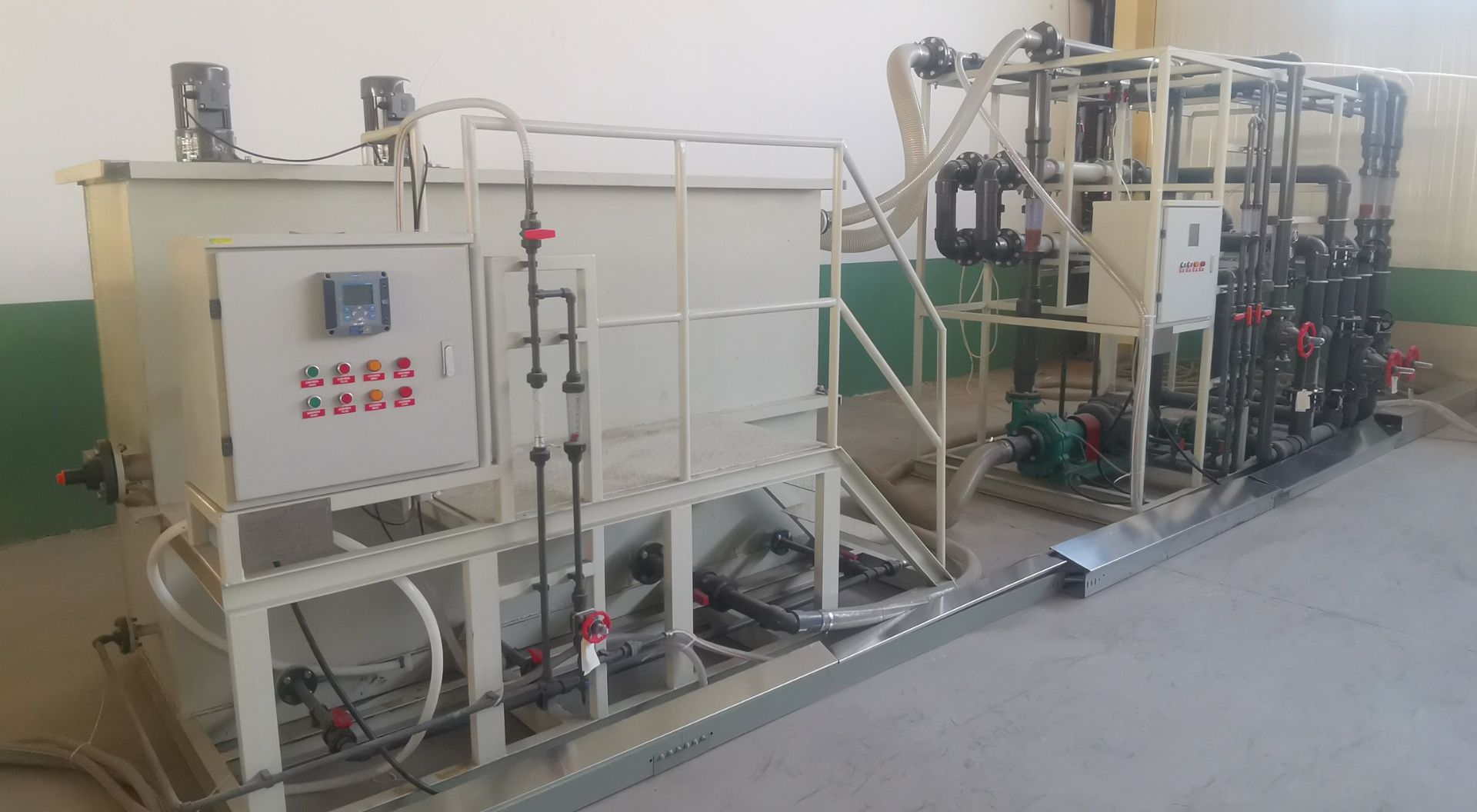 Flocculation sedimentation + tubular microfiltration separation system